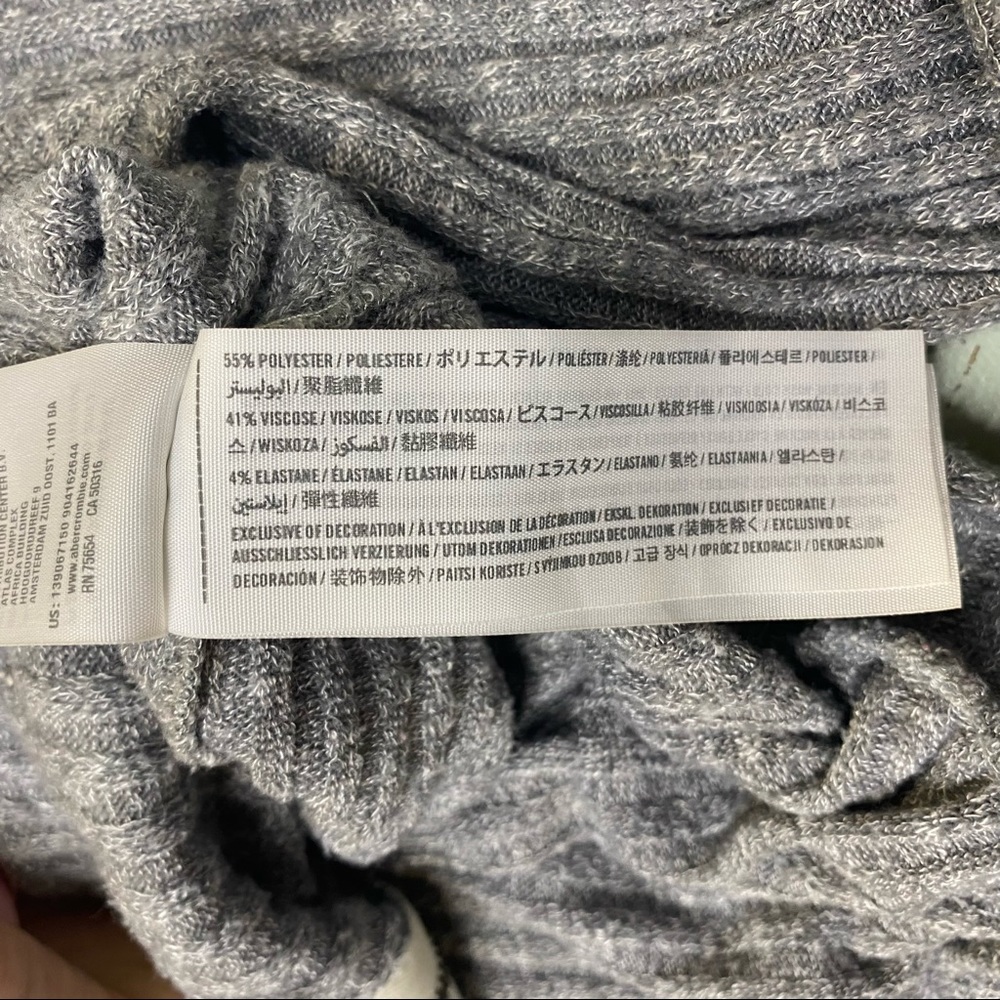 Abercrombie & Fitch Gray Ribbed Zip Up Sweatshirt - Picture 4 of 5